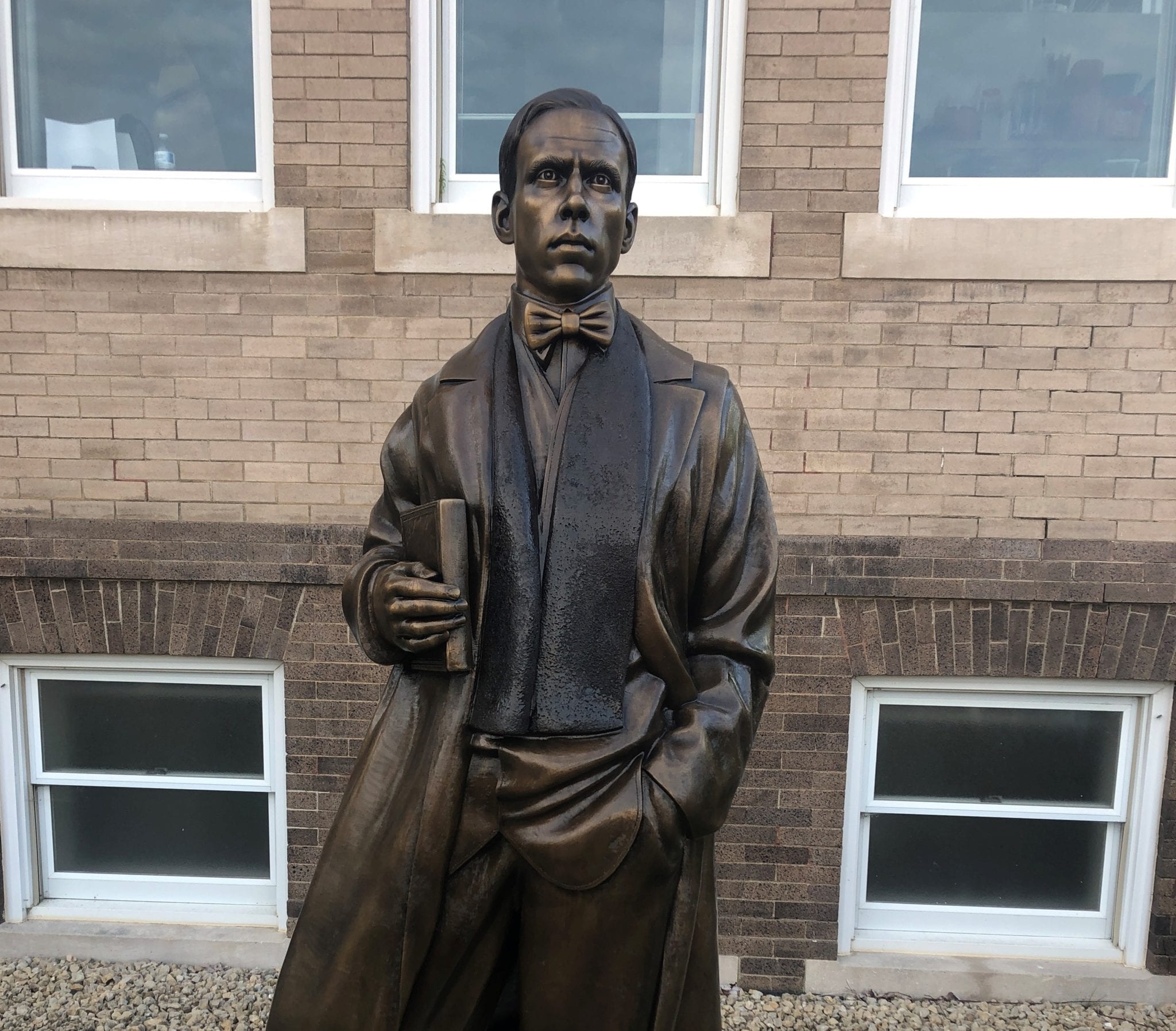 Sinclair Lewis Statue 