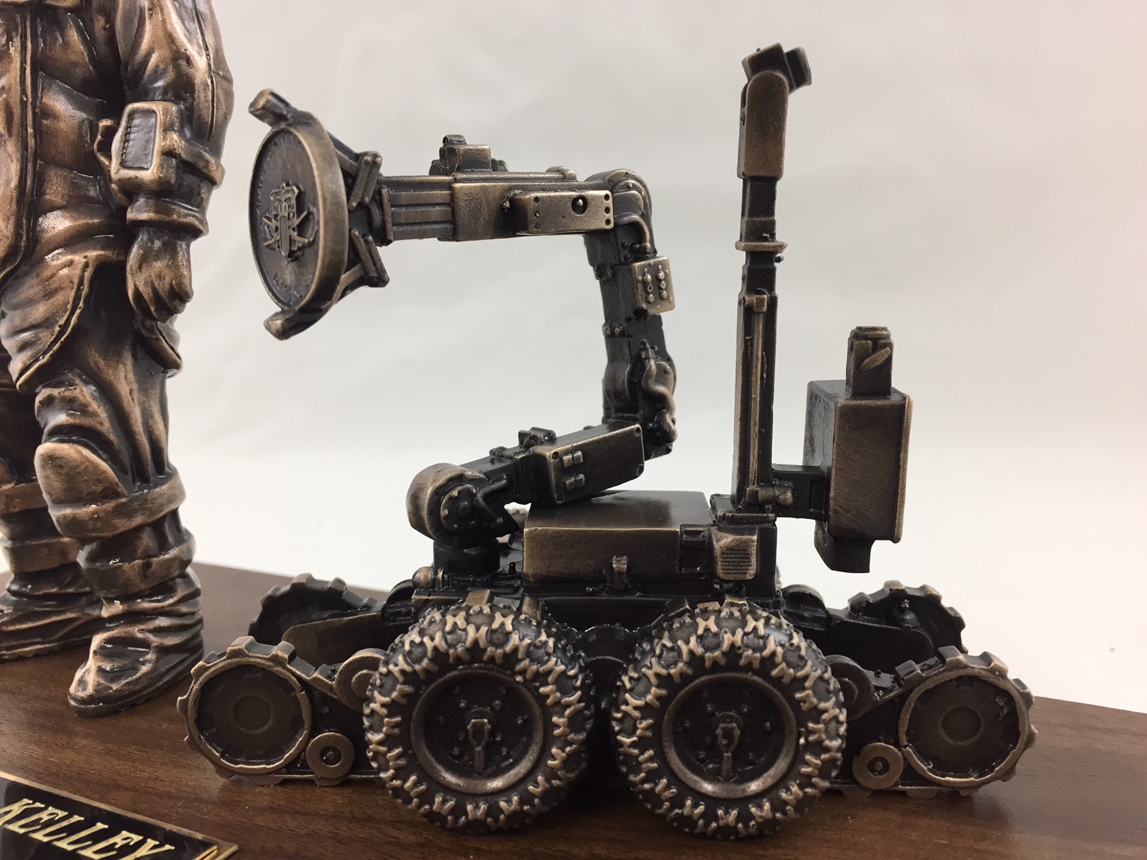 Bomb Disposal Robot Award with Technician - Brodin Studio